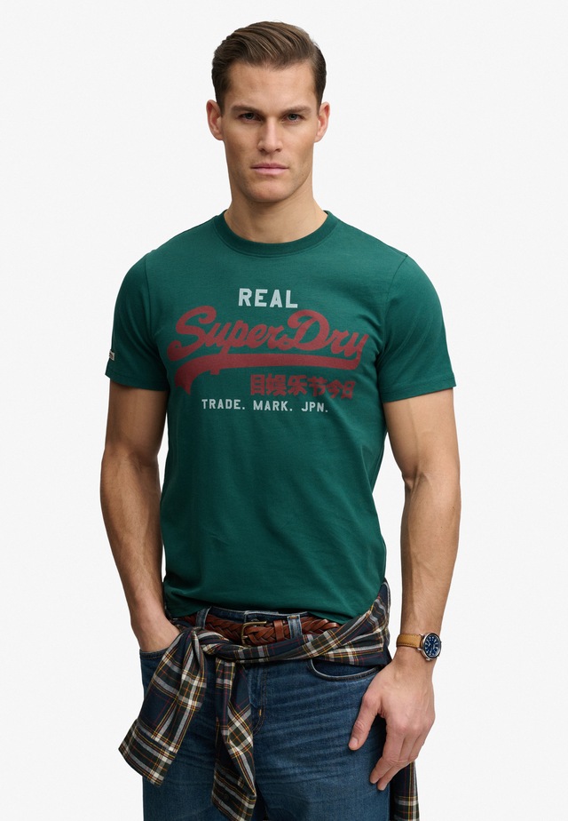 Superdry Rundhalsshirt »VL CLASSIC TEE« mit klassischem Vintage-Logo Print