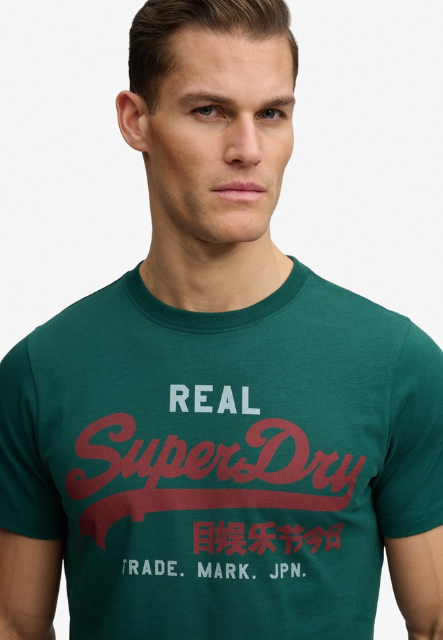 Superdry Rundhalsshirt »VL CLASSIC TEE« mit klassischem Vintage-Logo Print