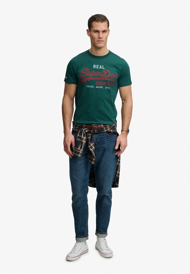Superdry Rundhalsshirt »VL CLASSIC TEE« mit klassischem Vintage-Logo Print