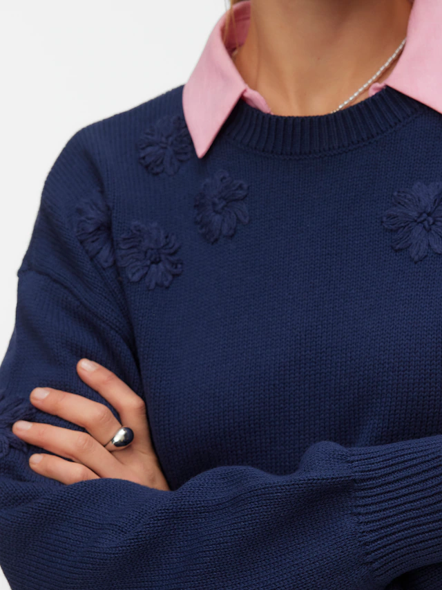 Vero Moda Strickpullover »VMDAISY EMB LS O-NECK PULLOVER BOO« mit zartem Blumenmuster