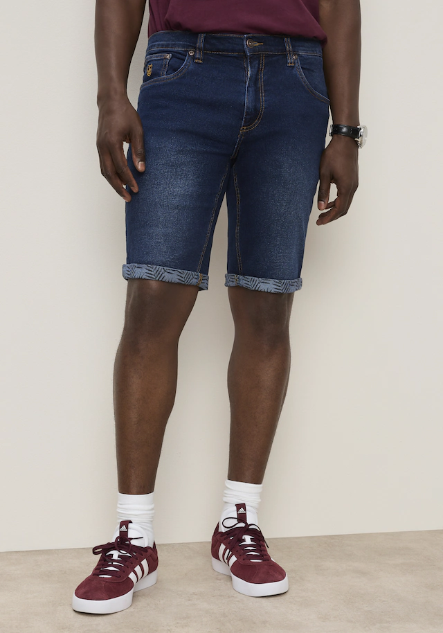 DELMAO Jeansshorts gerade geschnittene Beine, Regular-Fit, kniefreie Länge