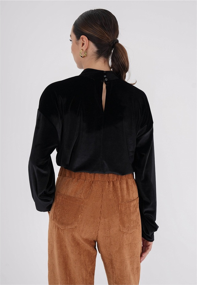 freshlions Klassische Bluse »Remy« 1 mit Knopfleiste im Nacken