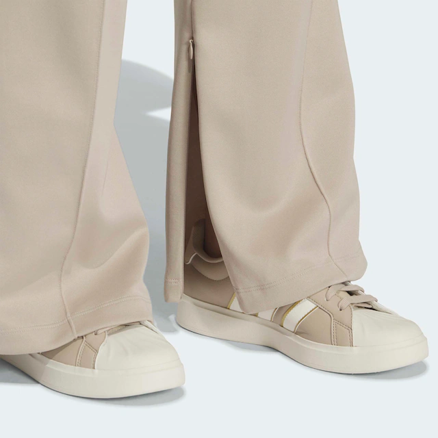adidas Sportswear Sporthose »STSV TRACK PANTS« mit Gummizug, normal-weite Passform, aus Polyester