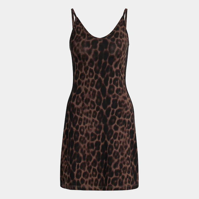 adidas Sportswear Shirtkleid »SEASONAL ESSENTIALS MIT LEOPARDENPRINT UND 3-STREIFEN«
