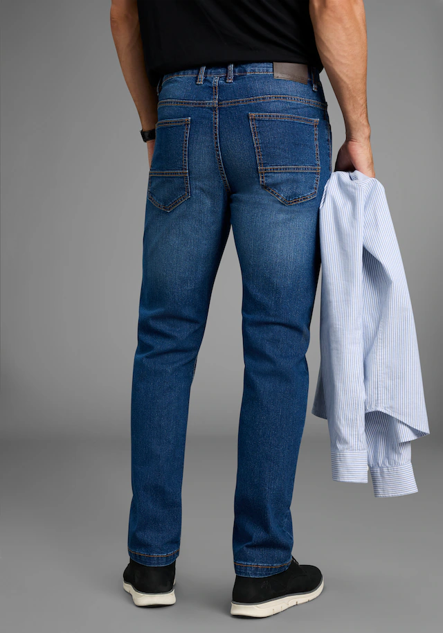 Arizona Straight-Jeans gerader Schnitt, normale Leibhöhe, mit Knopf- und Reißverschluss