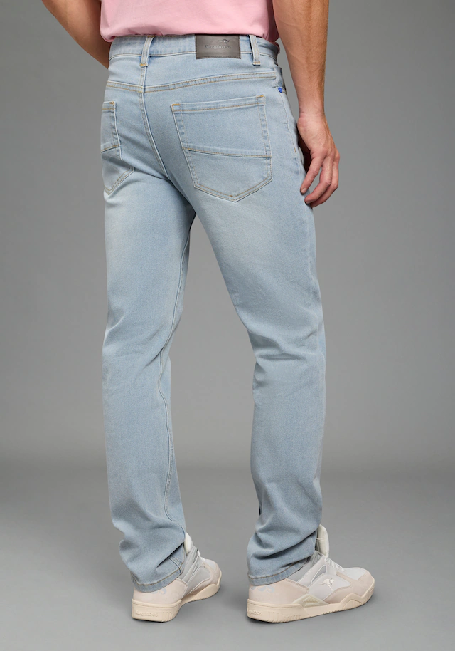 KangaROOS Jogg Pants Straight-Fit, normale Leibhöhe, mit Knopf-Applikation
