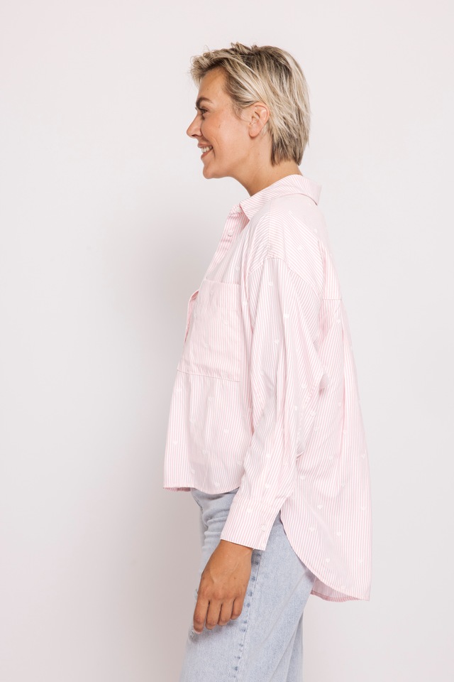 Zhrill Langarmbluse »ZHLUCY Ringelbluse mit Stickerei« lässige Passform, mit Ringellook, mit Brusttaschen, mit Knopfleiste
