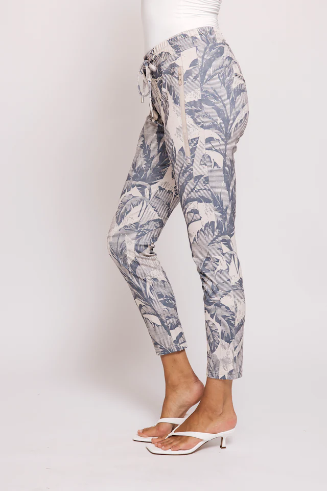 Zhrill Stoffhose »ZHCHIARA CASUAL« schmale Passform, für den Alltag, mit Bindeband und Gummizug