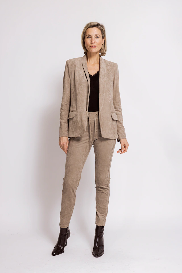 Zhrill Stoffhose »ZHCHIARA CASUAL« schmale Passform, für den Alltag, mit Bindeband und Gummizug