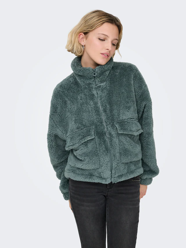 ONLY Plüschjacke »ONLANNA CONTACT LIFE SOL JACKET CC OTW« mit aufgesetzten Taschen, weiche Plüschqualität