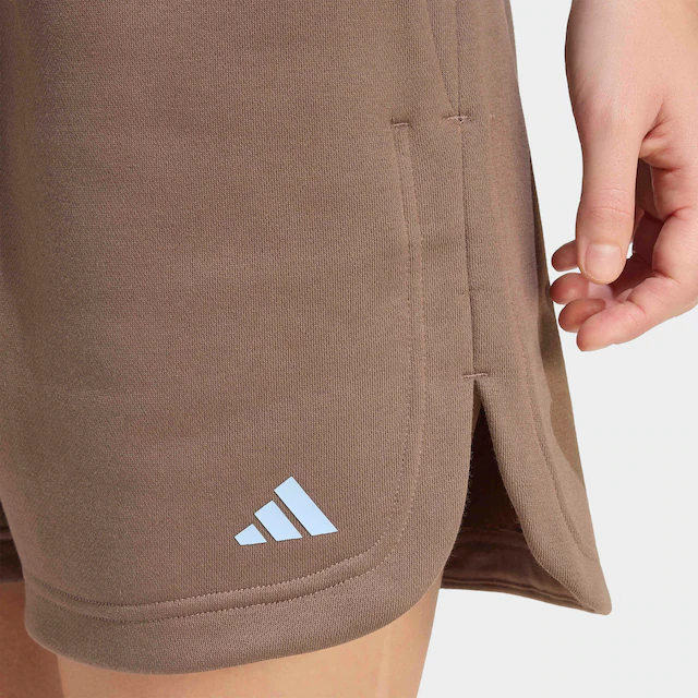 adidas Sportswear Shorts »3-STREIFEN STUDIO FLEECE, LOCKER GESCHNITTEN« für sportliche Aktivitäten, aus Baumwolle, mit Kordelverschluss