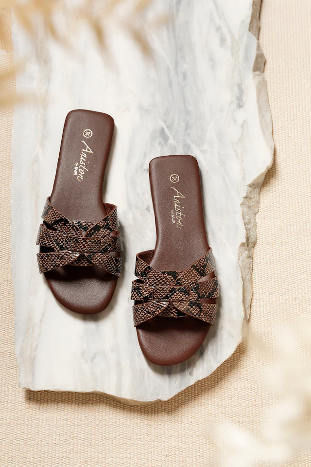 Aniston SHOES Pantolette Sommerschuh, Flat, schmale Form - NEUE KOLLEKTION