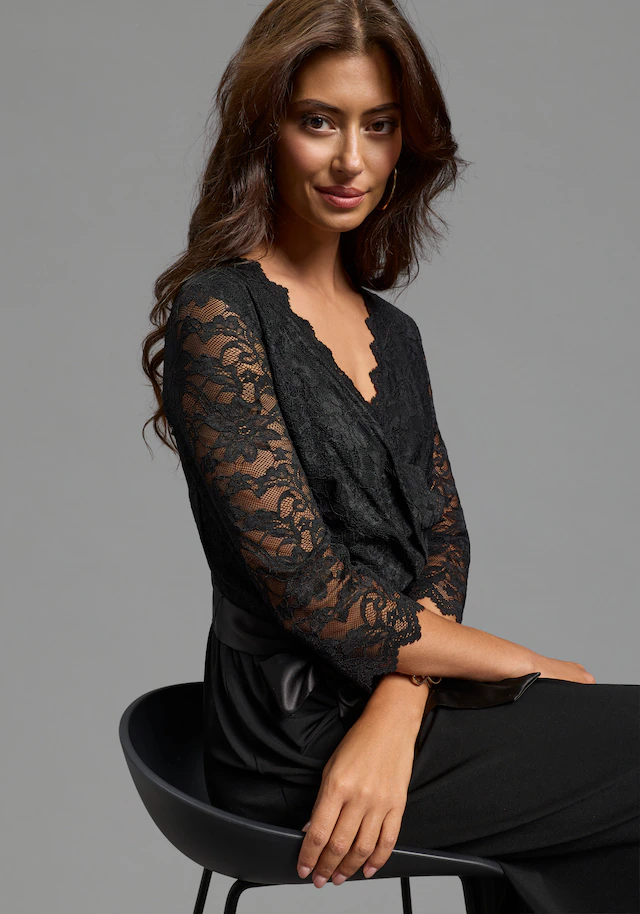 Laura Scott Abendkleid aus Jersey und Spitze, mit V-Ausschnitt in Wickeloptik