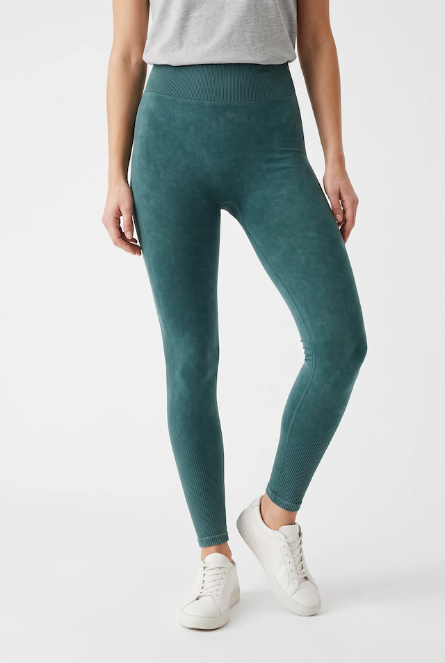 ONLY Play Funktionstights »ONPEDDA HW SEAM SCRUNCH TIGHTS NOOS« aus Polyamid und Elasthan, bequeme Passform, elastisches Jersey