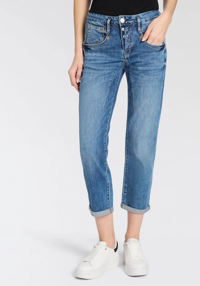 Herrlicher Boyfriend-Jeans »Shyra Tap Denim Light« im Straight Fit, mit Knopfleiste