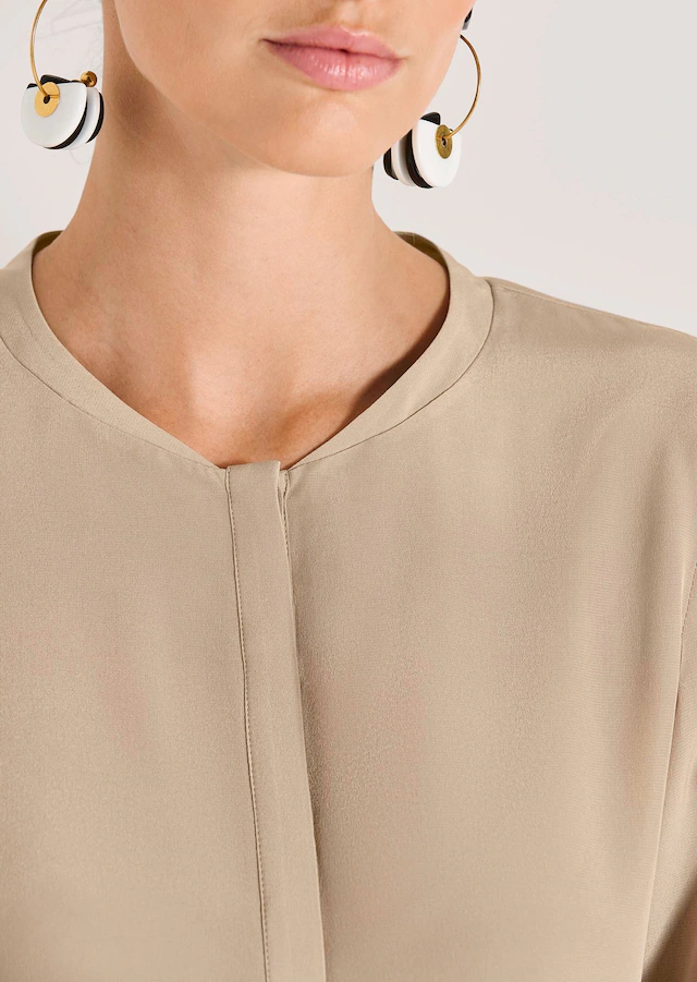 MADELEINE Hemdbluse »Seidenhemd Luxuriöse Bluse mit kragenlosem Design«
