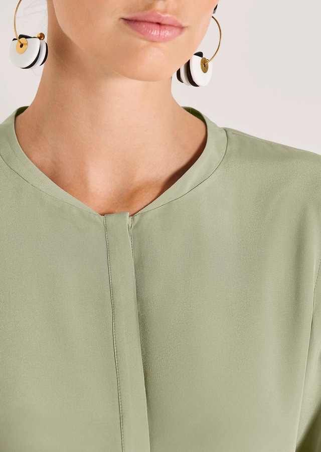 MADELEINE Hemdbluse »Seidenhemd Luxuriöse Bluse mit kragenlosem Design«