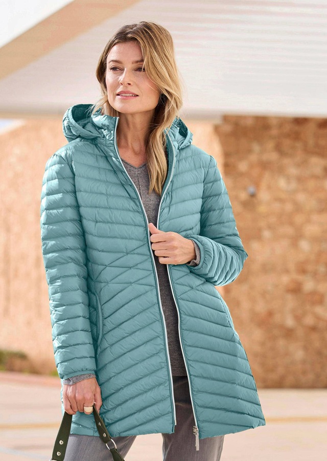 GOLDNER Winterjacke »Gefütterter langer Mantel mit Kapuze« mit femininer Steppung