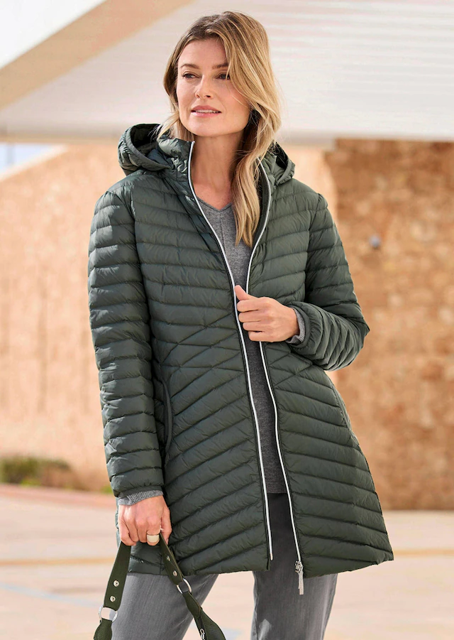 GOLDNER Winterjacke »Gefütterter langer Mantel mit Kapuze« mit femininer Steppung