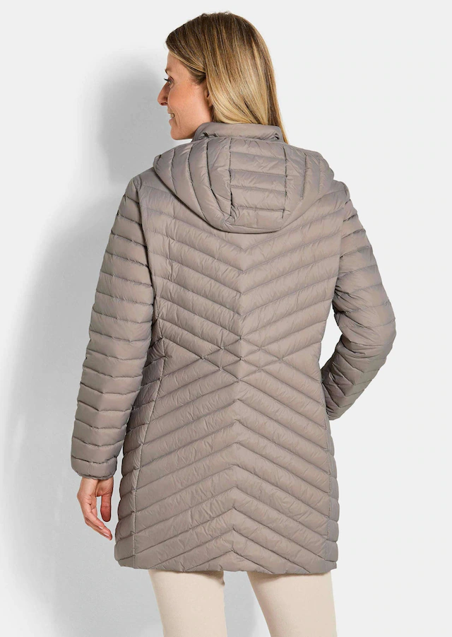 GOLDNER Winterjacke »Gefütterter langer Mantel mit Kapuze« mit femininer Steppung