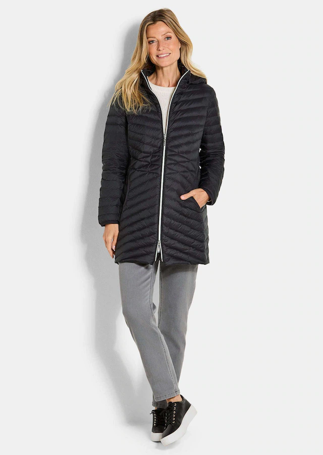 GOLDNER Winterjacke »Gefütterter langer Mantel mit Kapuze« mit femininer Steppung
