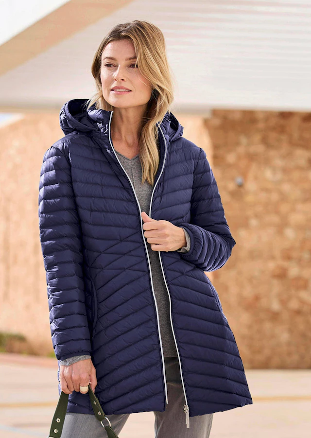 GOLDNER Winterjacke »Gefütterter langer Mantel mit Kapuze« mit femininer Steppung