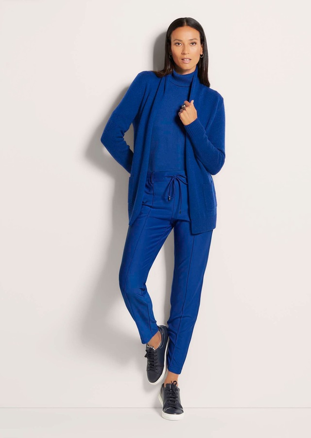 MADELEINE Strickjacke »Strickjacke Verkürzte Schurwolljacke mit Stehkragen« verschlusslose Form