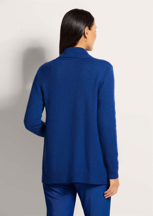 MADELEINE Strickjacke »Strickjacke Verkürzte Schurwolljacke mit Stehkragen« verschlusslose Form