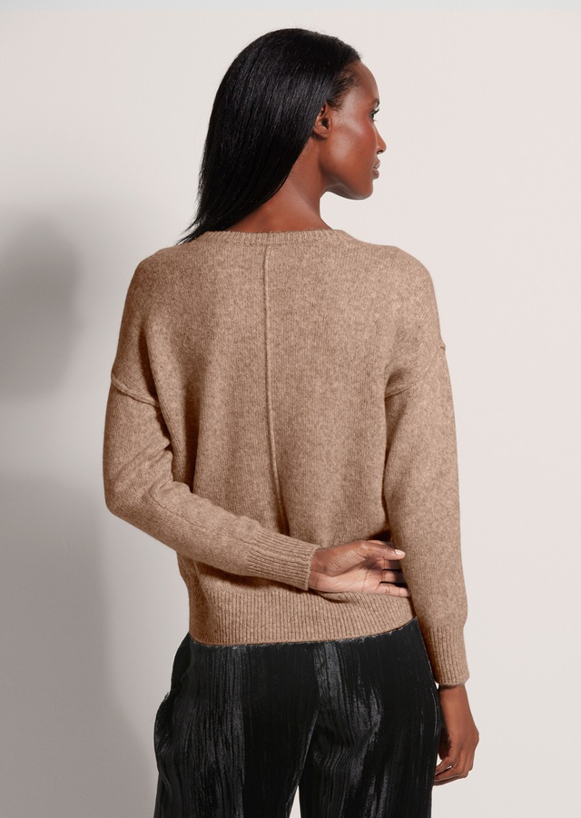 MADELEINE Longpullover »Pullover Rundhals-Pullover mit Applikation«