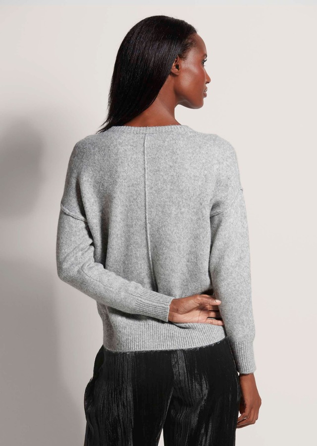 MADELEINE Longpullover »Pullover Rundhals-Pullover mit Applikation«