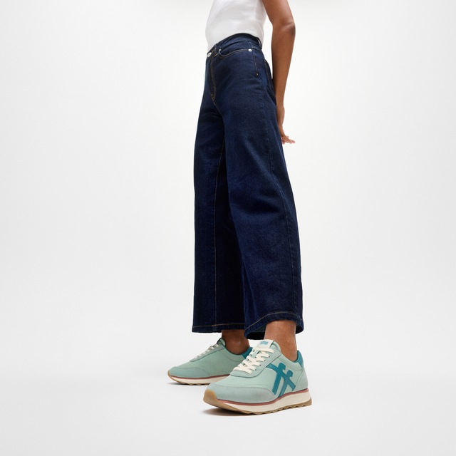 Fitflop Keilsneaker »RETRO-Q FF FABRIC/SUEDE SNEAKERS« Schnürschuh, Freizeitschuh, Halbschuh mit Kontrastbesatz