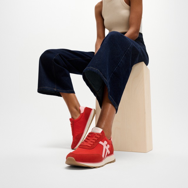 Fitflop Keilsneaker »RETRO-Q FF FABRIC/SUEDE SNEAKERS« Schnürschuh, Freizeitschuh, Halbschuh mit Kontrastbesatz