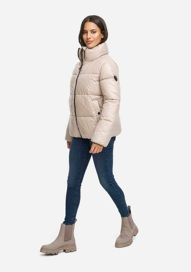 Marikoo Winterjacke »Hazalee« mit leicht gläzendem Obermaterial und hohem Kragen