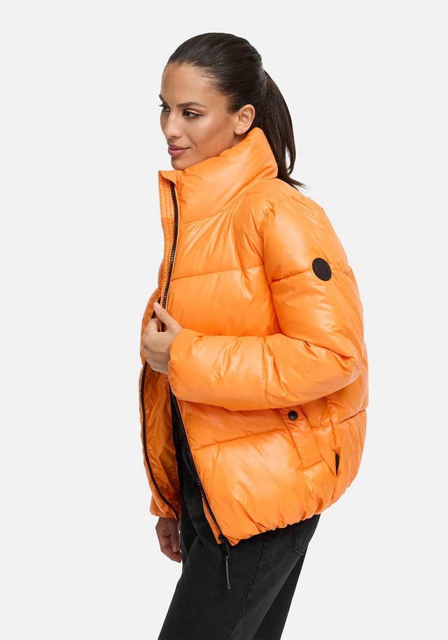 Marikoo Winterjacke »Hazalee« mit leicht gläzendem Obermaterial und hohem Kragen