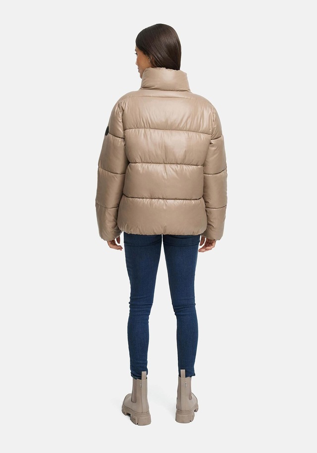 Marikoo Winterjacke »Hazalee« mit leicht gläzendem Obermaterial und hohem Kragen