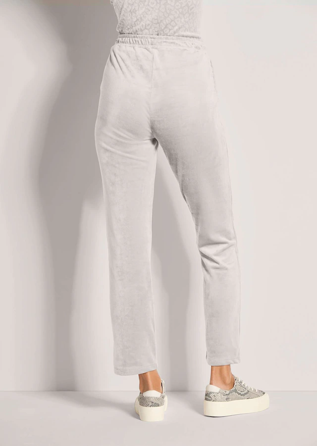 MADELEINE Schlupfhose »Sweathose Elegante Hose mit Leo-Print«