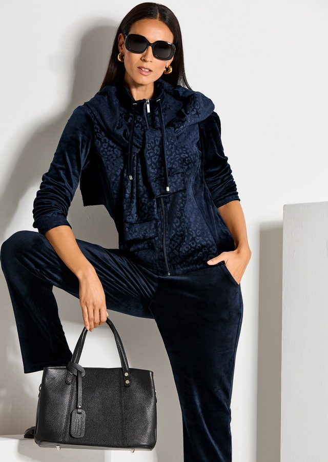 MADELEINE Kurzjacke »Sweatjacke Flauschige Nickijacke mit Reißverschluss« Weiche Nicki-Qualität