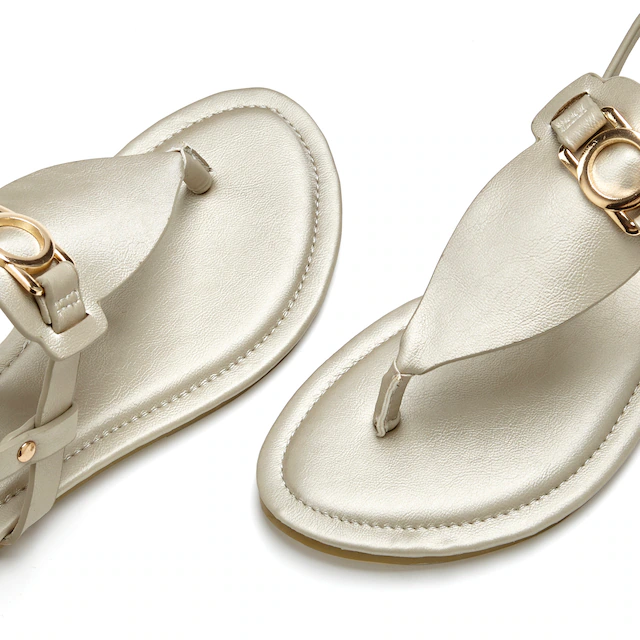 Vivance Zehentrenner »Sandale, Sommerschuh, Pantolette,« NEU mit Schmuckelement & weicher Innensohle VEGAN