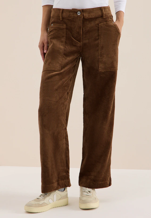 Cecil Cordhose in Cord-Optik
