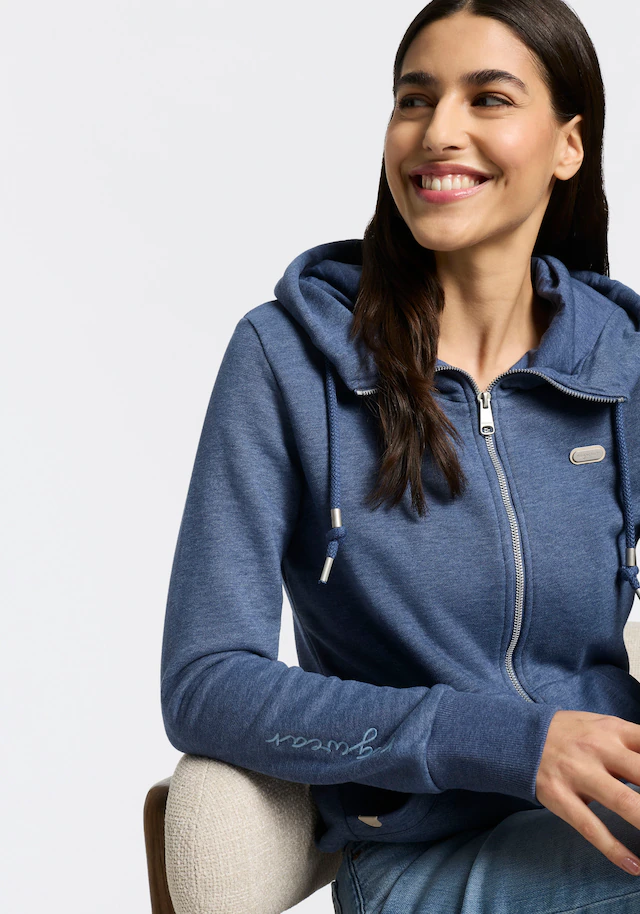 Ragwear Kapuzensweatjacke »NESKIA ZIP A O« mit Kordelzug und Logo am Ärmel