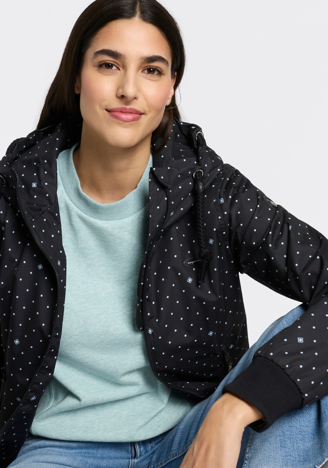 Ragwear Outdoorjacke »NUGGIE DOTS O« mit Kapuze aus Polyester, hüftlange Passform, hochschließender Kragen