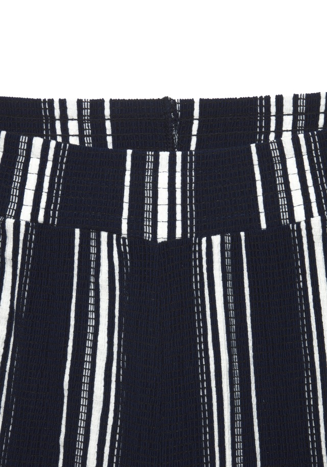 LASCANA Shorts »aus luftiger Crepeware« strukturierte Ware, sommerlicher Shorts mit Streifen, Sommerhose