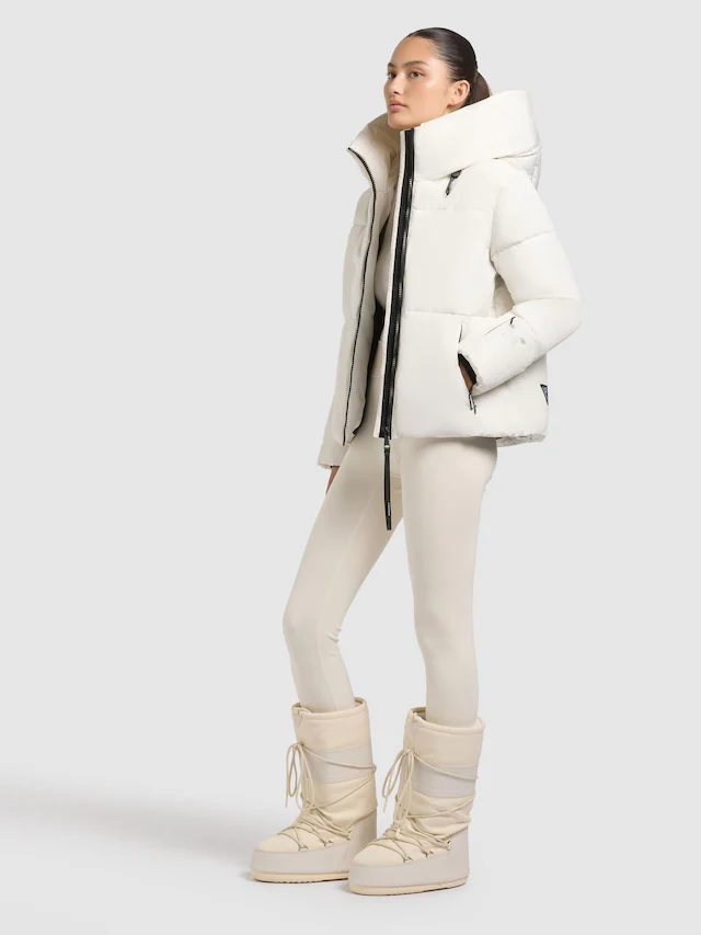 khujo Steppjacke »Audrey Matt« mit Kapuze Warme Winterjacke mit verstellbarer Kapuze