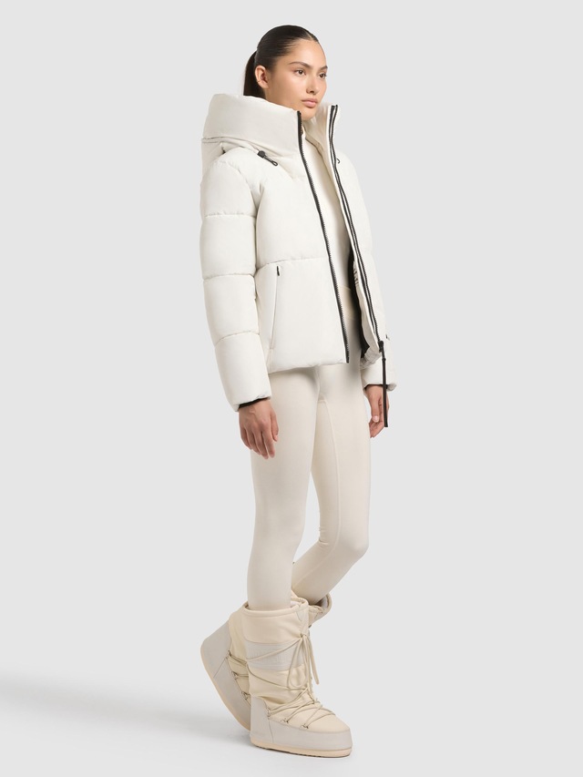 khujo Steppjacke »Audrey Matt« mit Kapuze Warme Winterjacke mit verstellbarer Kapuze