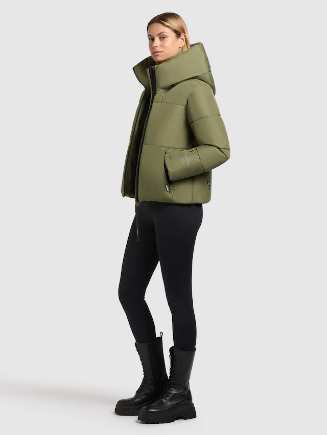 khujo Steppjacke »Audrey Matt« mit Kapuze Warme Winterjacke mit verstellbarer Kapuze