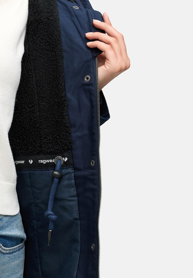 Ragwear Winterjacke »Tawny Short YOUMODO« mit Kapuze Warme Jacke mit großer Kapuze und Kunstfellkragen