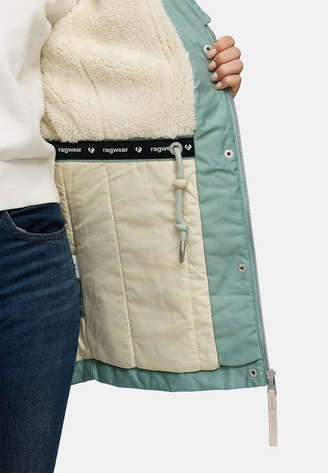 Ragwear Winterjacke »Tawny Short YOUMODO« mit Kapuze Warme Jacke mit großer Kapuze und Kunstfellkragen