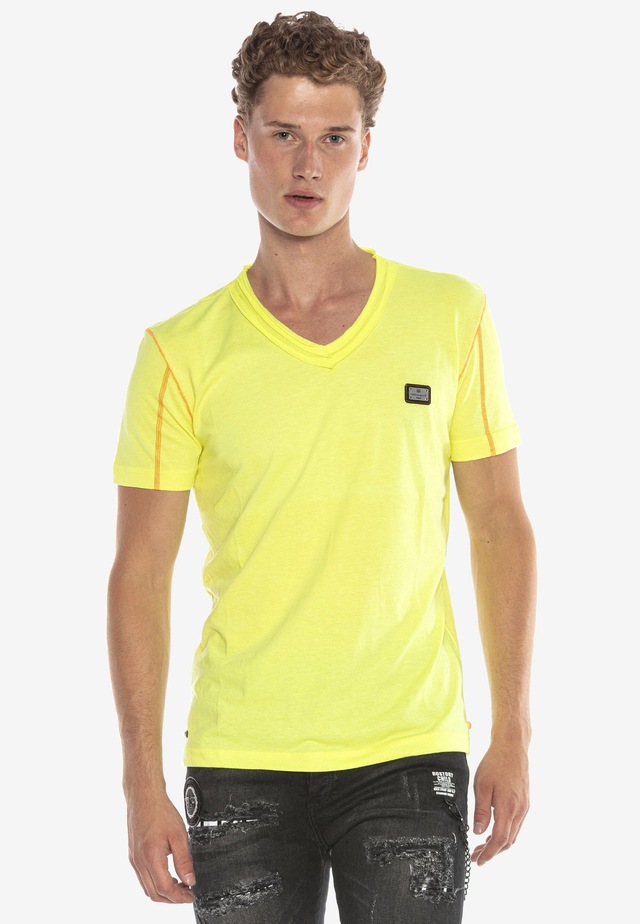 Cipo & Baxx T-Shirt »CT569« mit Logo-Patch Prints