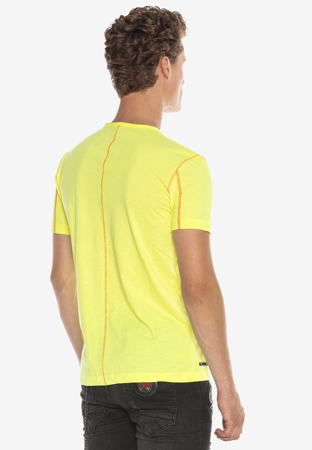Cipo & Baxx T-Shirt »CT569« mit Logo-Patch Prints