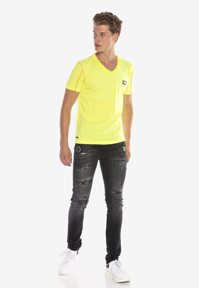Cipo & Baxx T-Shirt »CT569« mit Logo-Patch Prints